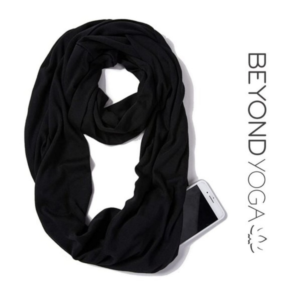 🆕 BEYOND YOGA infinity hidden pocket
NWT BLACK